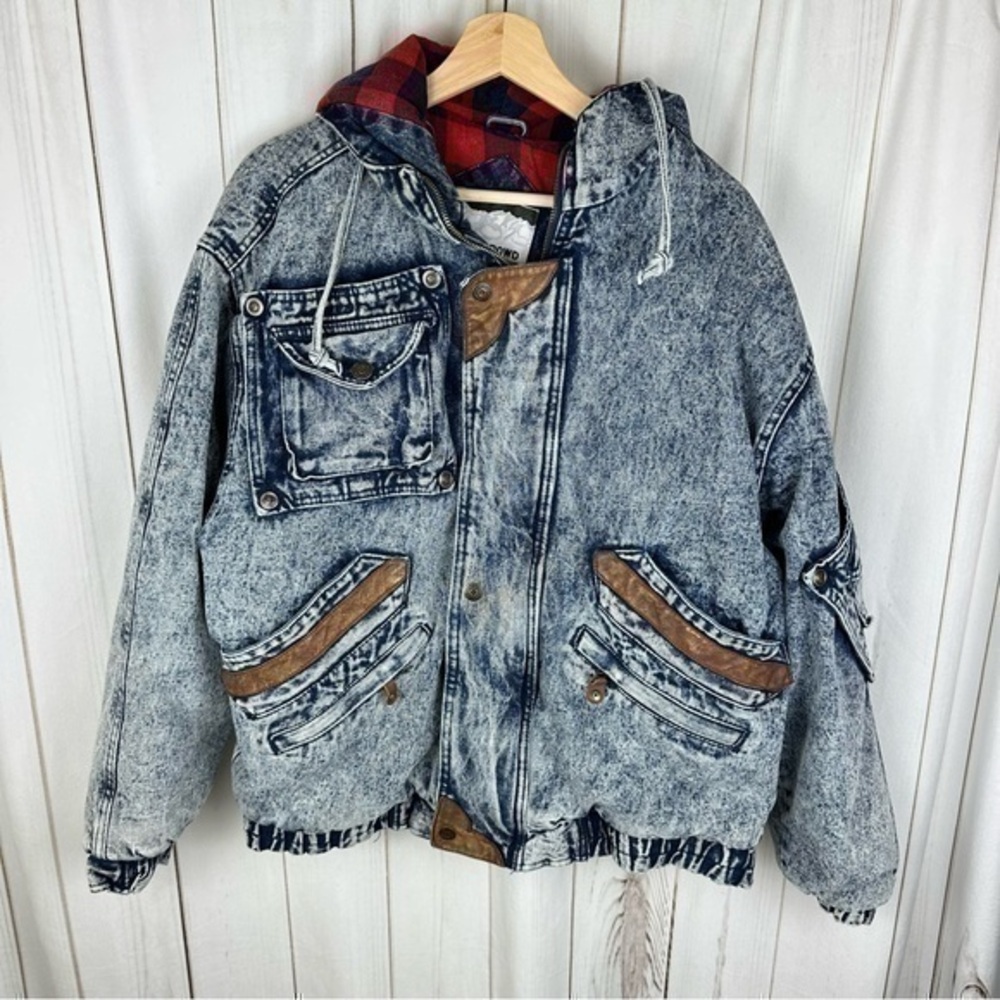 IN Crowd Celebration VTG 80s Jacket  Distressed,  Quilted M
